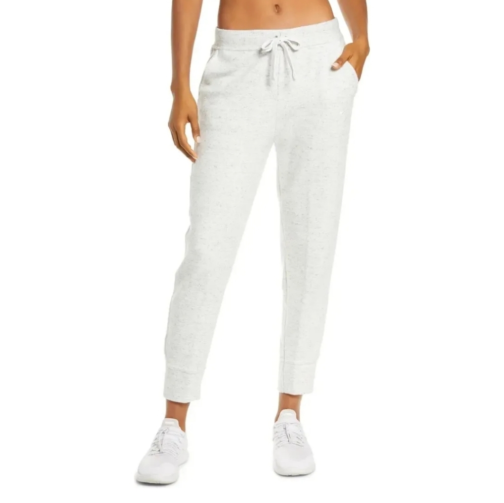 NWT Women's Nike Standard-fit Full Length Training Joggers - Picture 4 of 5